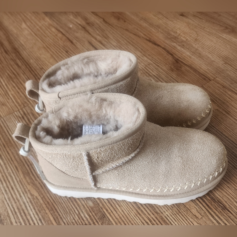 Size 8  UGG Classic Ultra Mini Biarrite Tan Suede Ankle Boots For Women's - Picture 6 of 11